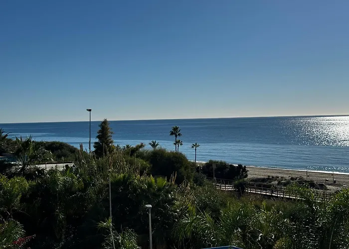 Banana Front Line Iii - Eaw Homes Apartament *