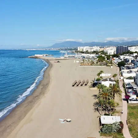 Banana Front Line Iii - Eaw Homes Appartement